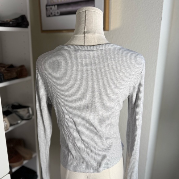 H&M Light Gray Long Sleeve Button Up Cardigan Sweater Size Small - Picture 4 of 8